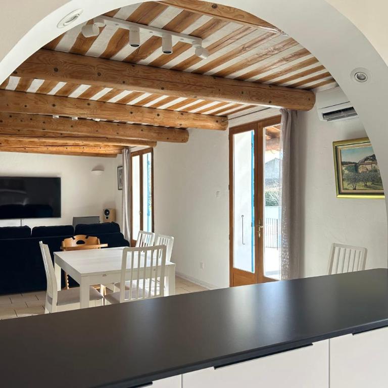 L'Isle de Cœur · Maison 6 pers, piscine & Clim - Maison 3 Chambres - 4