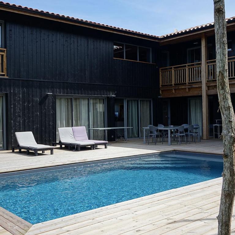 La Cabane de Chacha, chambres et table d'hôtes - Chambre Lit Queen-Size - Vue sur Piscine - 3