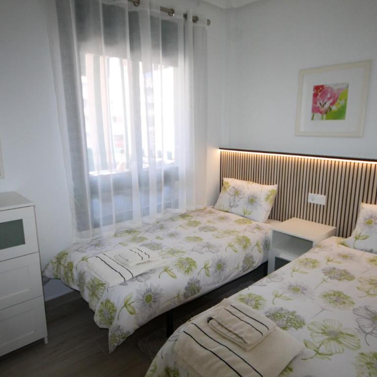 Luxury 2 bed, 2 bath apartment with sea view, central heating and new bathrooms. - Apartamento de 2 dormitorios - 19