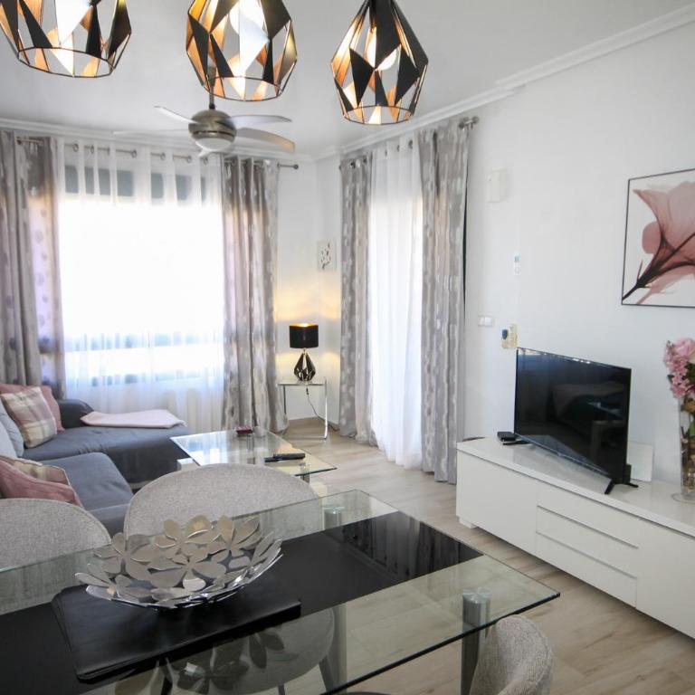 Luxury 2 bed, 2 bath apartment with sea view, central heating and new bathrooms. - Apartamento de 2 dormitorios - 3