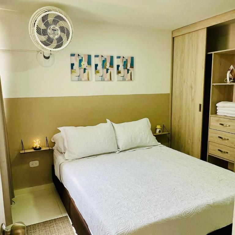 Comodo, todo incluido y cercano Apartamento - Three-Bedroom Apartment - 11