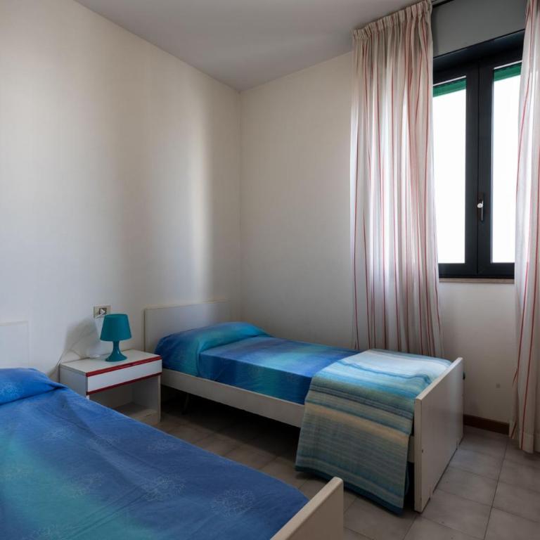 Modern seafront apartment with pool and terrace - Appartamento - 11