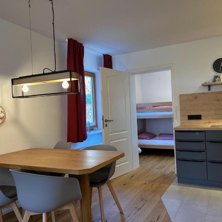 Ferienwohnung Lieblingsplatzl mit Garten - Apartment - 3
