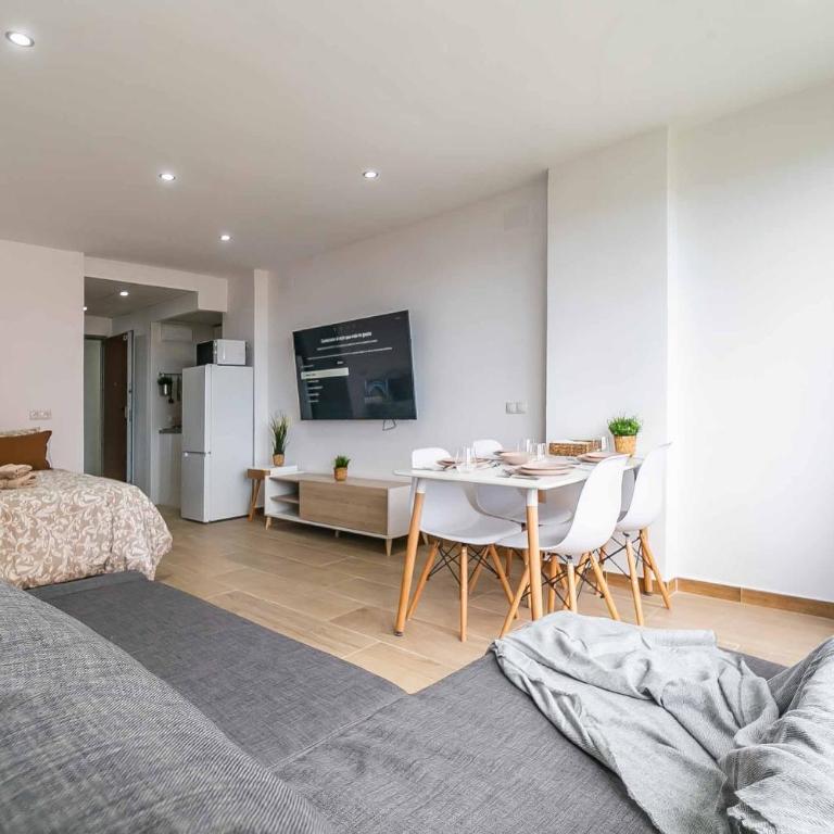 Apartamento reformado familiar, piscina y centro - Apartamento de 1 dormitorio - 17