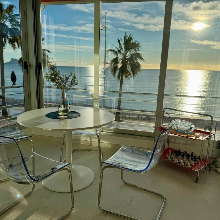 Beachfront, First line, 2-Bdr,2-Bath, Swiming Pool - Apartamento de 2 dormitorios con balcón y vistas al mar - 75
