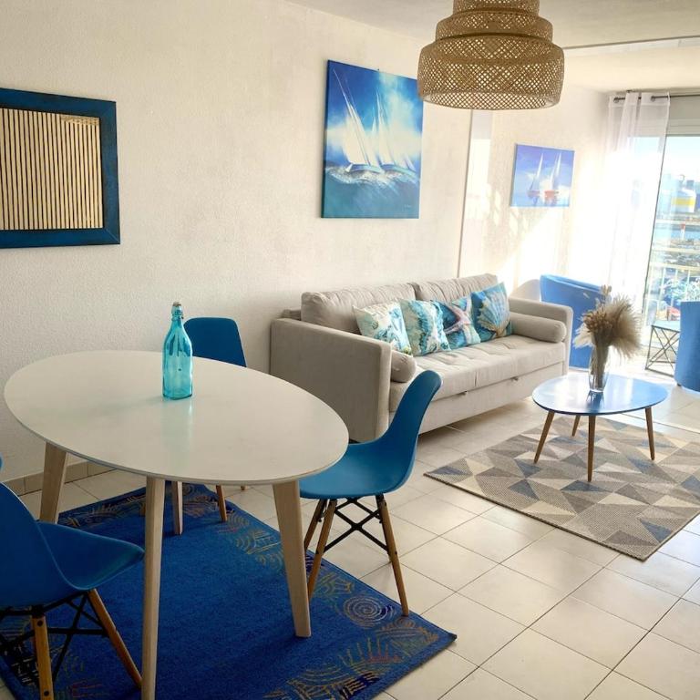 Beautiful P2 center, harbor and sea view - Apartamento de 1 dormitorio - 1