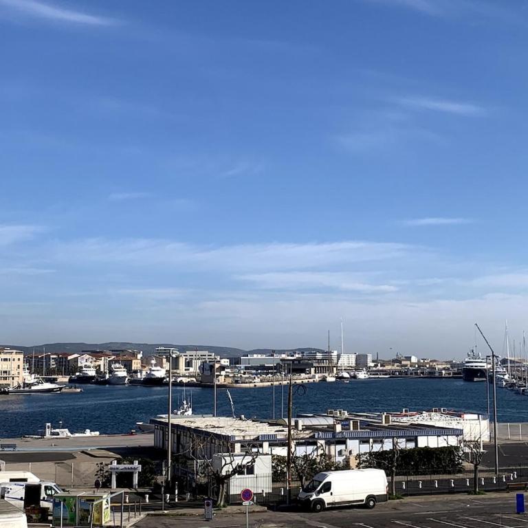 Beautiful P2 center, harbor and sea view - Apartamento de 1 dormitorio - 3