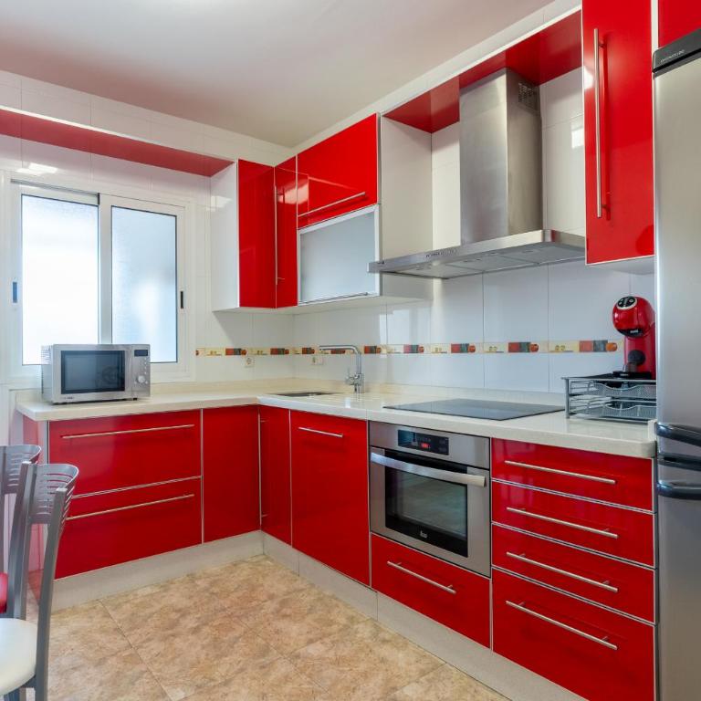TrendyHomes Mediterráneo, excelente ubicación y gran confort - Apartamento de 3 dormitorios - 88