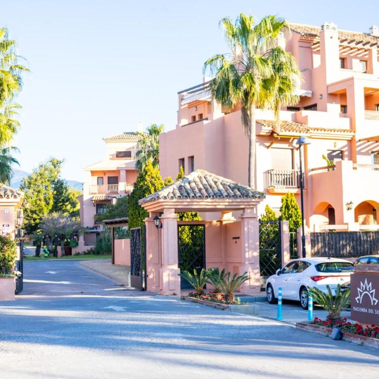 Hacienda del Sol - Beachside Apartment by Finest Rentals - Apartment with Pool View - 40