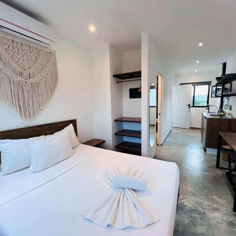Live Coco Suites - Hotel Boutique & Rooftop - Deluxe Queen Room - 1