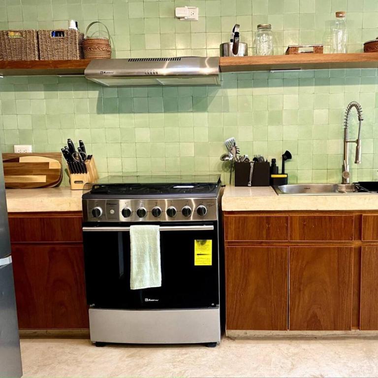 Casa Verde Maya Downtown by LAHOS - Three-Bedroom House - 45