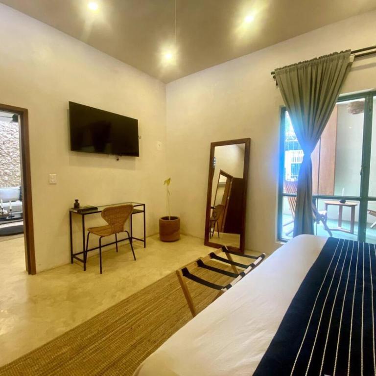 Casa Verde Maya Downtown by LAHOS - Three-Bedroom House - 34