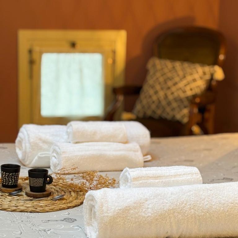 Maison Mezzanotte Mansarda Chic in Centro con Parcheggio Privato - Appartamento con 2 Camere da Letto - 7