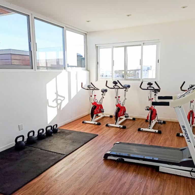 KUMARU - Wide Studio with Sunny Balcony Pool Gym Steps 2 Beach - Apartment - 3