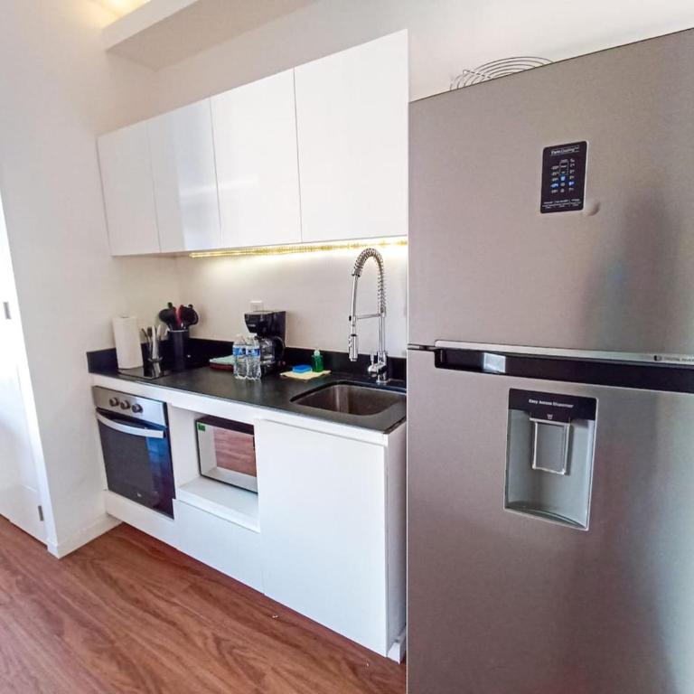 KUMARU - Wide Studio with Sunny Balcony Pool Gym Steps 2 Beach - Apartment - 11
