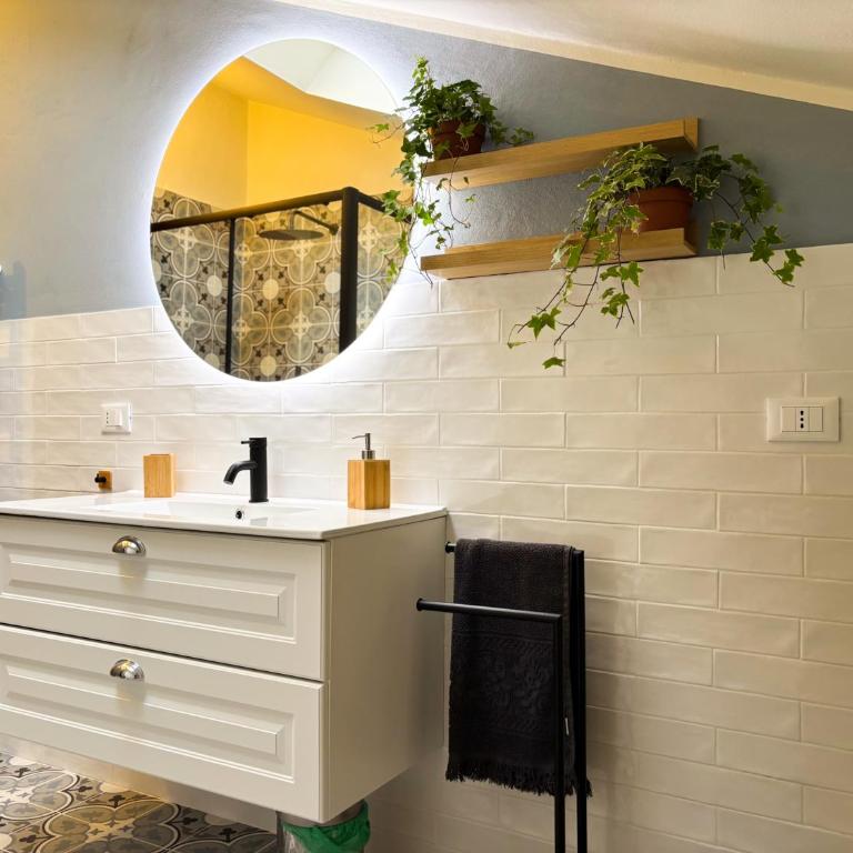 Maison Mezzanotte Mansarda Chic in Centro con Parcheggio Privato - Appartamento con 2 Camere da Letto - 35