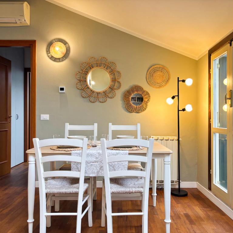 Maison Mezzanotte Mansarda Chic in Centro con Parcheggio Privato - Appartamento con 2 Camere da Letto - 20