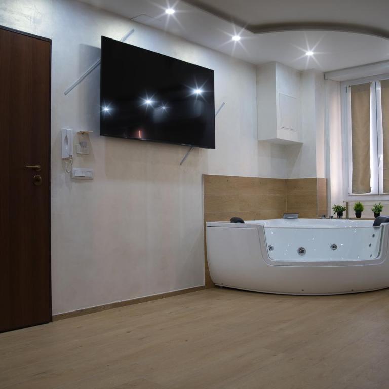 Torino d'Amare Suite - King Room with Spa Bath - 44