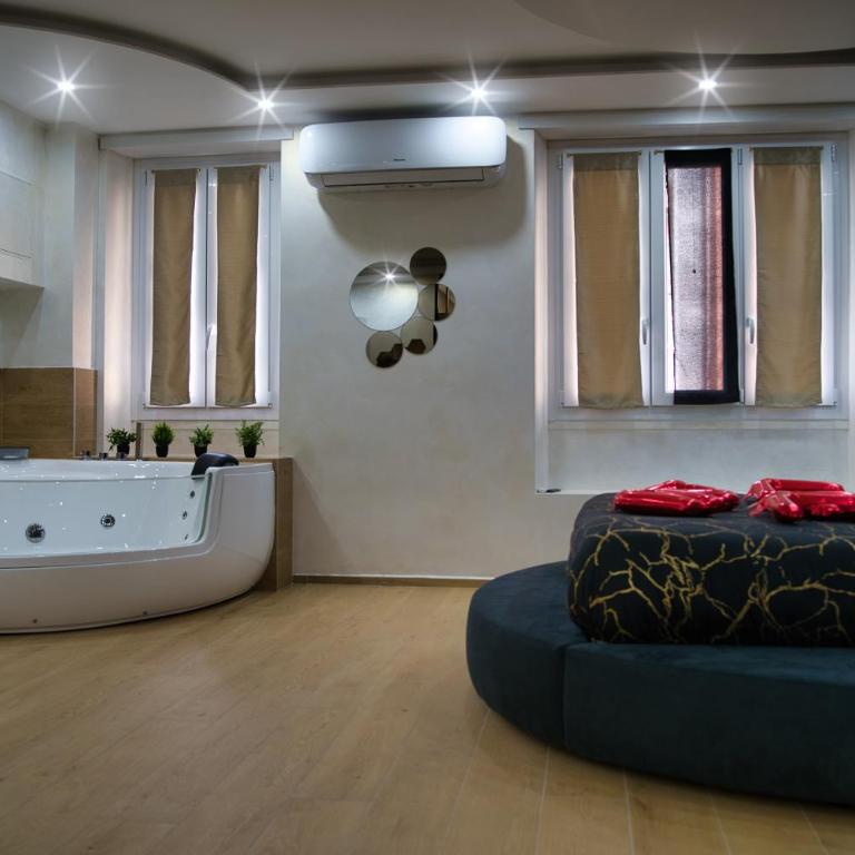 Torino d'Amare Suite - King Room with Spa Bath - 31