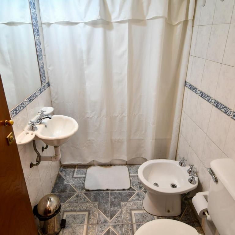 Hostal El Cerrito - Habitación Cuádruple con bañera - 4