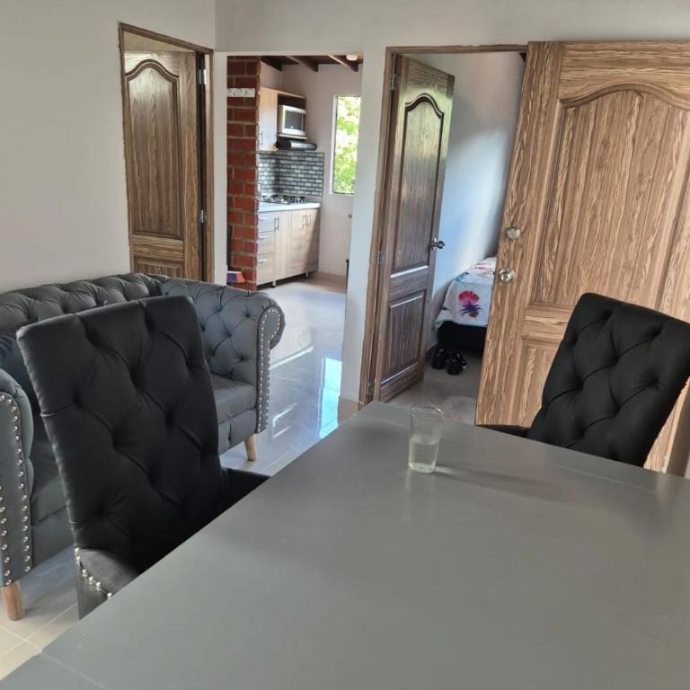 Apartamento Super Lindo - Three-Bedroom Apartment - 8