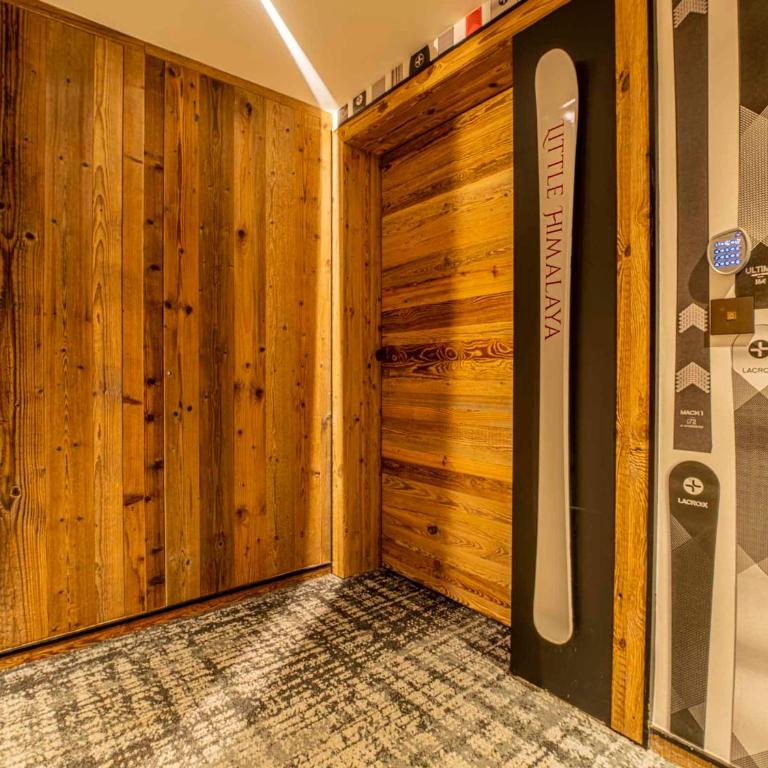 Duplex Spacieux au Rond-Point des Pistes avec Parking, Balcon et Services Inclus - FR-1-613-93 - Appartement - 21