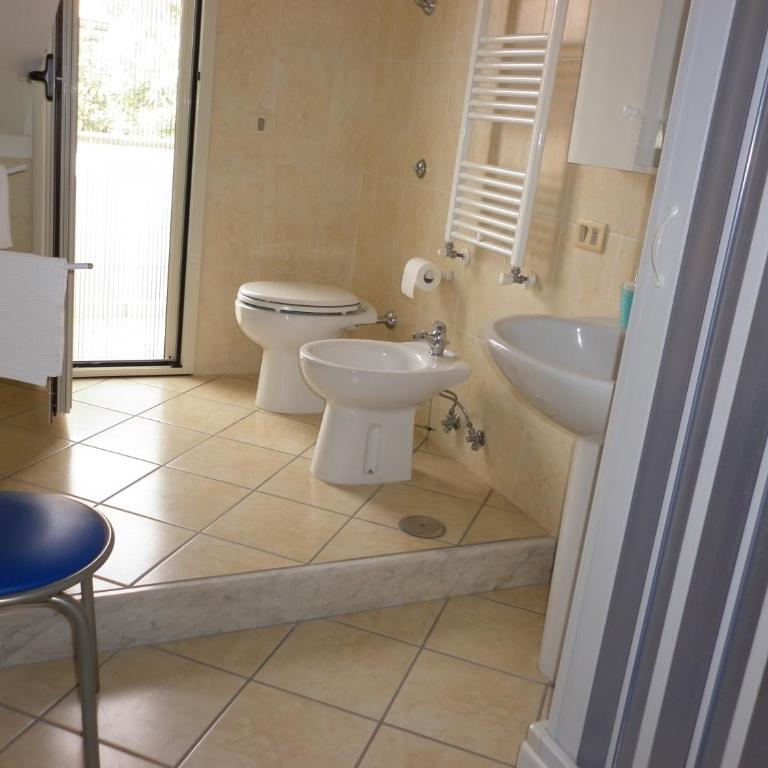 La Roccia - Camera Matrimoniale/Doppia con Letti Singoli con Bagno Privato - 2