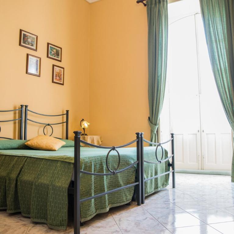 Sognando Ortigia - Triple Room with Private External Bathroom - 6