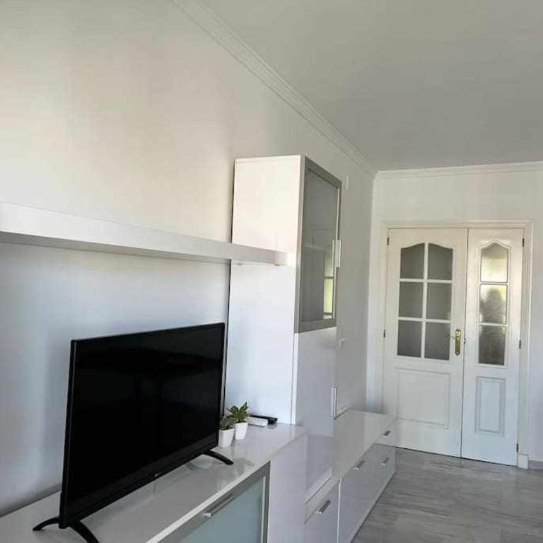 1 rooms con garaje frente Puerto Estepona - Apartamento con vistas al mar - 1