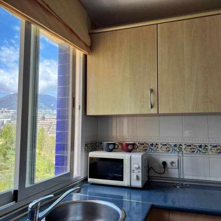 1 rooms con garaje frente Puerto Estepona - Apartamento con vistas al mar - 11