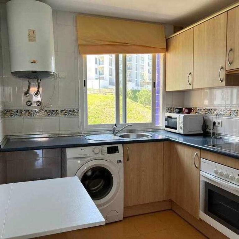 1 rooms con garaje frente Puerto Estepona - Apartamento con vistas al mar - 14