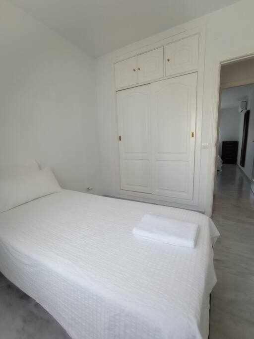 1 rooms con garaje frente Puerto Estepona - Apartamento con vistas al mar - 18