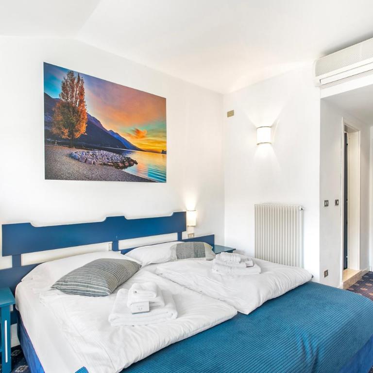 Bike & Wind Hotel Villa Maria - Double Room with Lake View 4 - 7