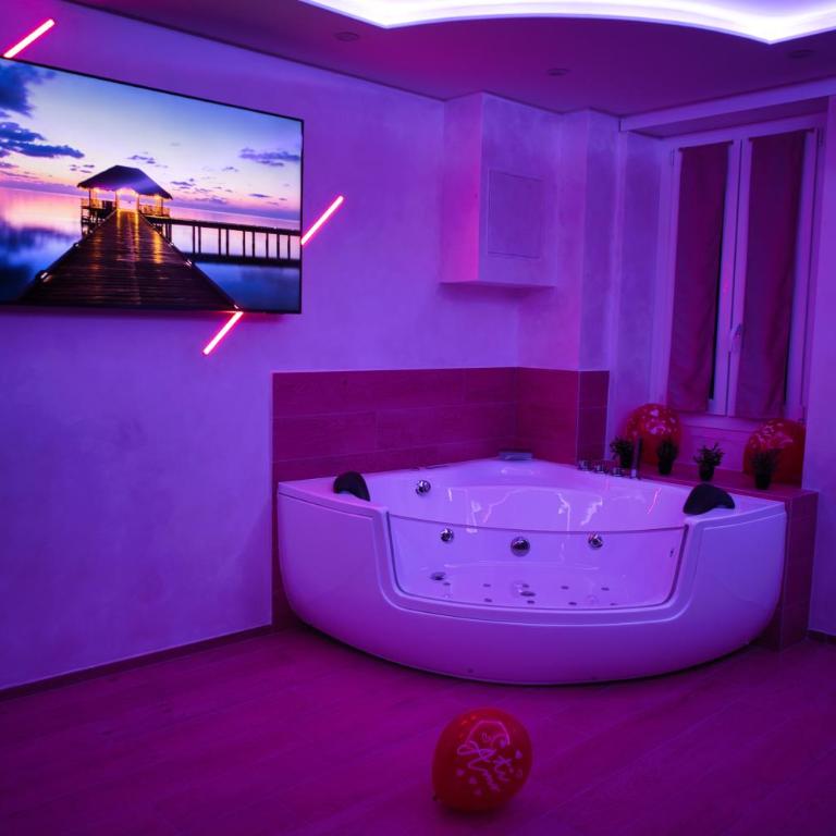 Torino d'Amare Suite - King Room with Spa Bath - 67