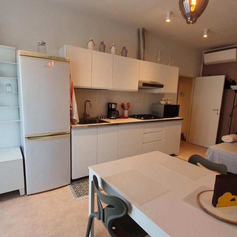 10 min di tram da Padova centro, mini ristrutturato - Choco - Appartamento con 1 Camera da Letto - 3