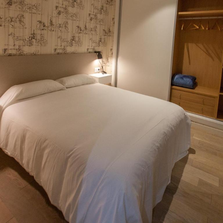 Host & Home - Double Standard Interior Room - 1