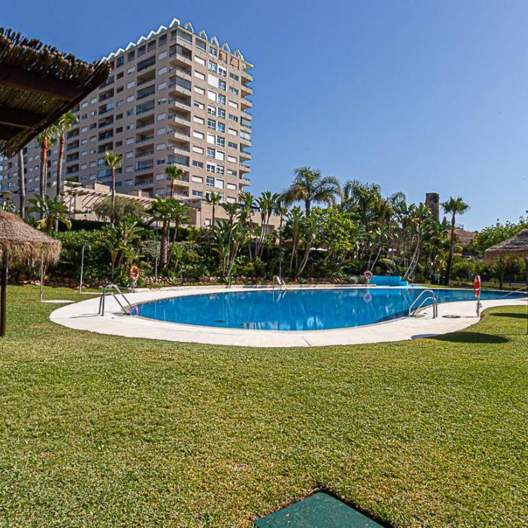 Marvelous views, pools, steps to the beach! - One-Bedroom Apartment with Balcony and Sea View - 14