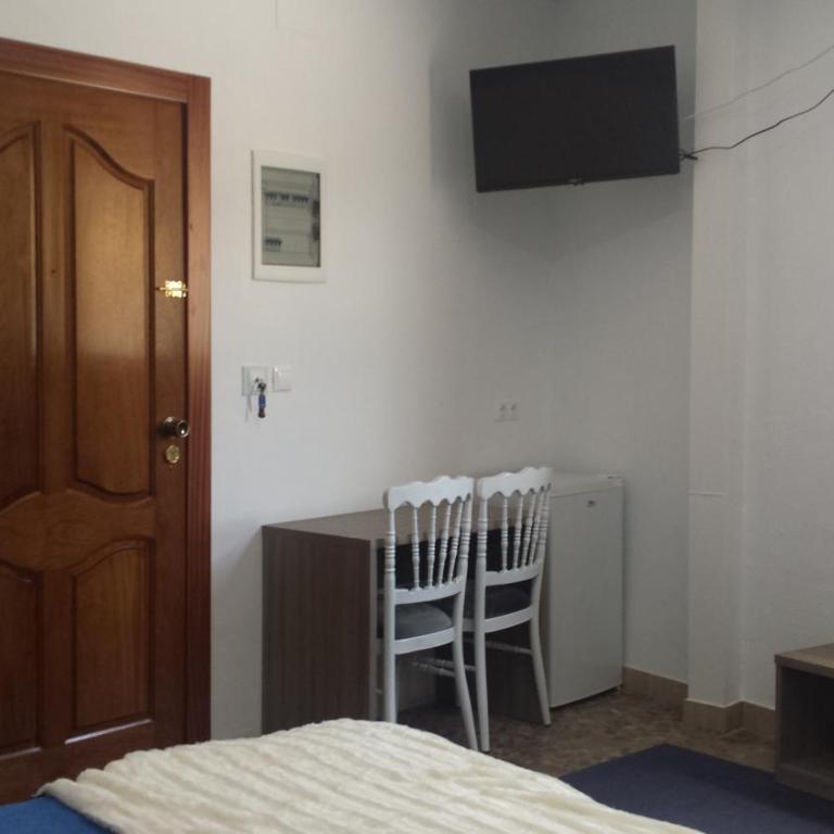 Alojamiento Jose Carlos - Habitación con cama extragrande y bañera de hidromasaje - 4