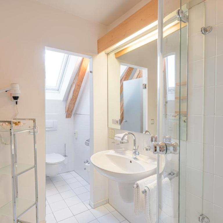 Geldernhaus Hotel garni - Doppelzimmer mit Gartenblick - 3