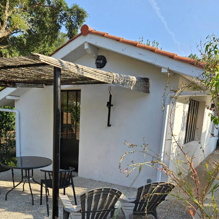 L'annexe des Cigales, à l'ombre des chênes lièges - One-Bedroom House - 7