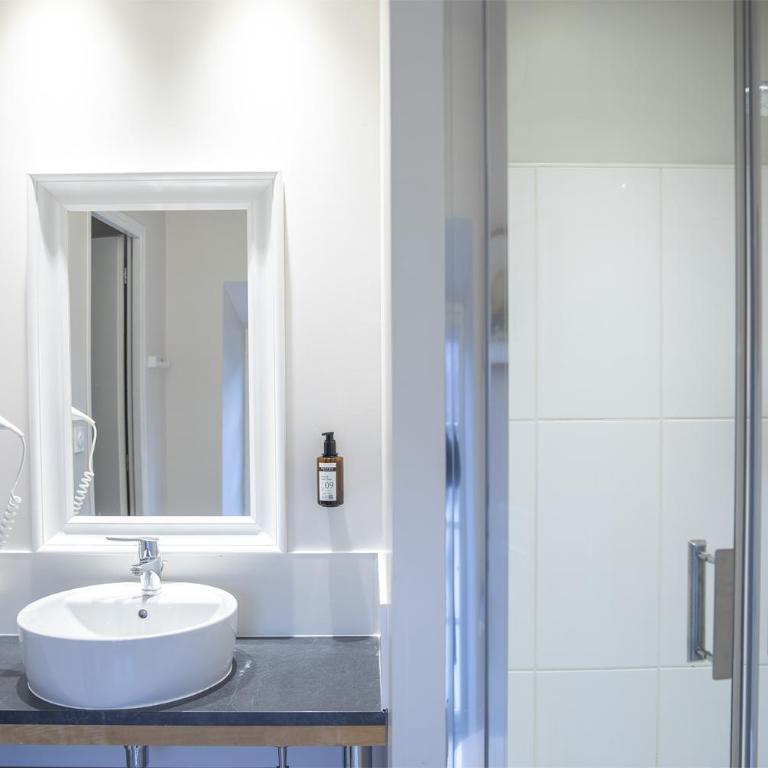 Hotel Beauvilliers - Family Room - 4