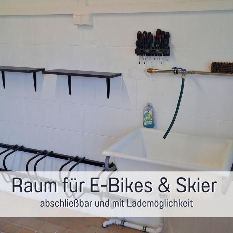 Ferienhof Eger - entspannter Urlaub mit Baby & Kleinkind - wahlweise top modern oder günstige Fewos - ruhig am Ende der Straße - Kälbchen füttern - Traktor fahren - Freie Fahrt mit den Hörnerbahnen in Sommersaison - E-Ladestation - E-bike Verleih ab Hof - Apartment mit Blick auf die Berge - 29