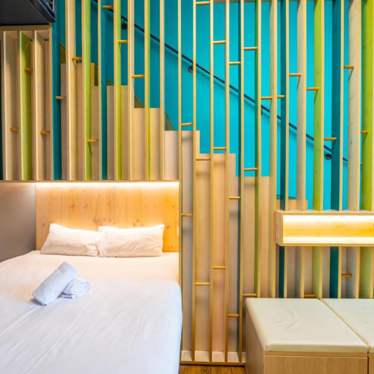 The People - Strasbourg - Chambre Quadruple en Duplex - 10