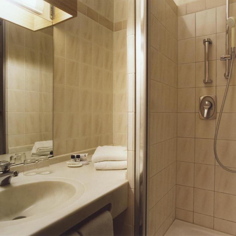 Hotel Jedermann - Standard Doppel- oder Zweibettzimmer - 2
