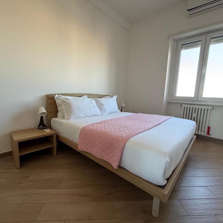 Appartamento per Famiglie - Metro A - 20min dal Centro - Appartamento con 2 Camere da Letto - 8