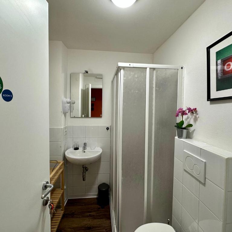Room 45 - Camera Matrimoniale con Bagno Privato Esterno - 2