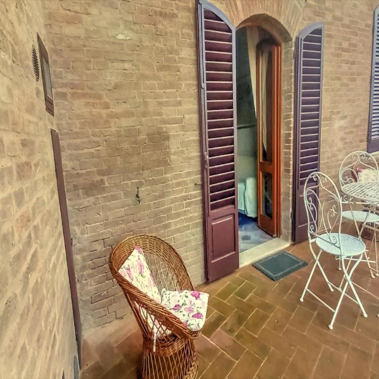 Casa nella Corte nel Centro di San Gimignano con balcone panoramico wifi e garage auto privato - Two-Bedroom Apartment with Balcony - 4