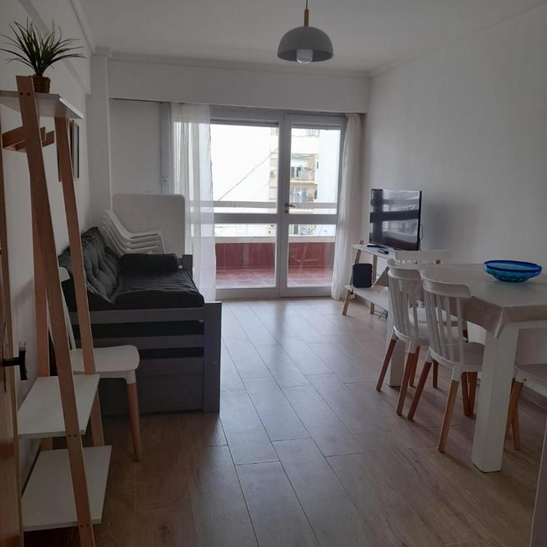 Hermoso departamento céntrico 2 ambientes - Superior One-Bedroom Apartment with Balcony - 1