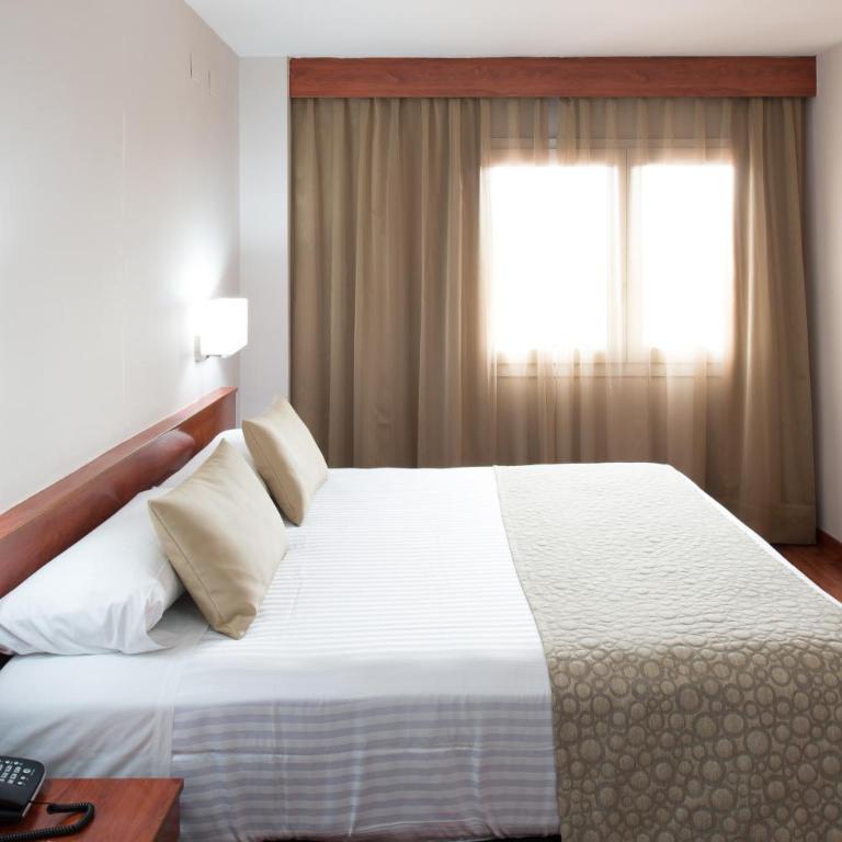 Catalonia Park Putxet - Double or Twin Room - 1