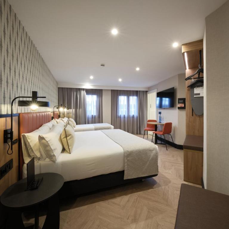Catalonia Park Putxet - Superior Triple Room - 8